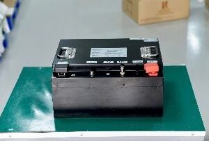 Alternative view of Pin xe nâng LiFePO₄ 25.6V 230Ah